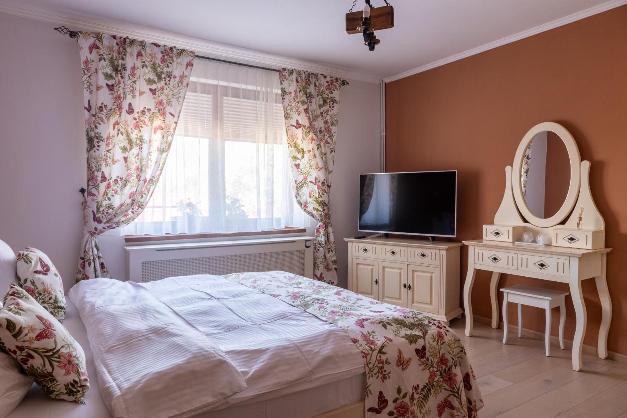 Vila Crisalia Sibiel -Sibiu (Adults Only) Hotel Luaran gambar