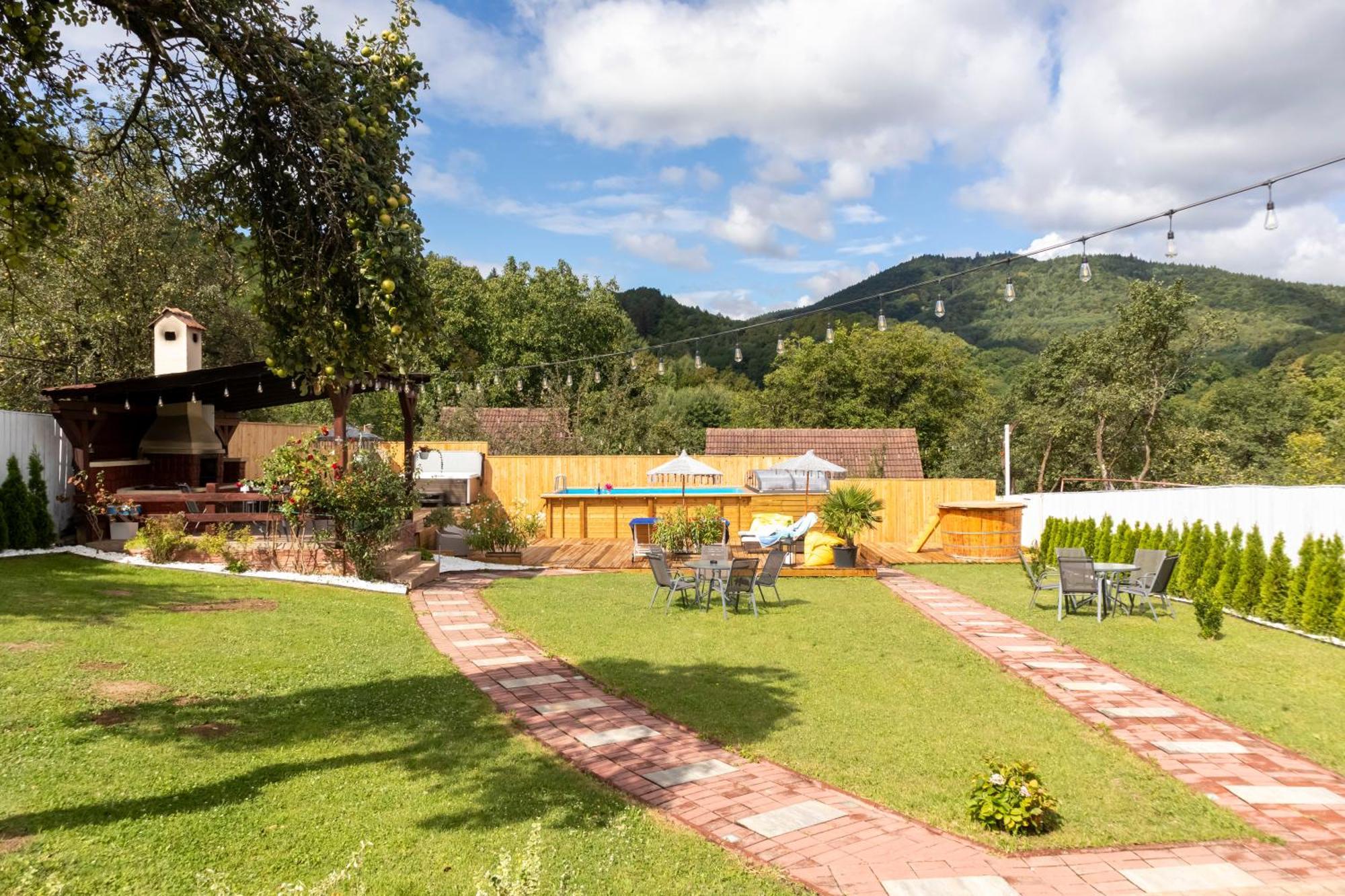 Vila Crisalia Sibiel -Sibiu (Adults Only) Hotel Luaran gambar